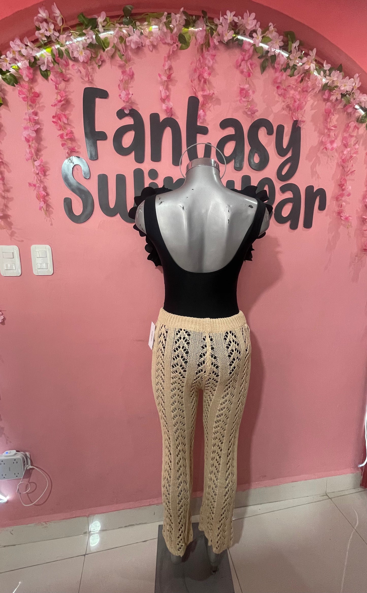 Pantalón tejido beige