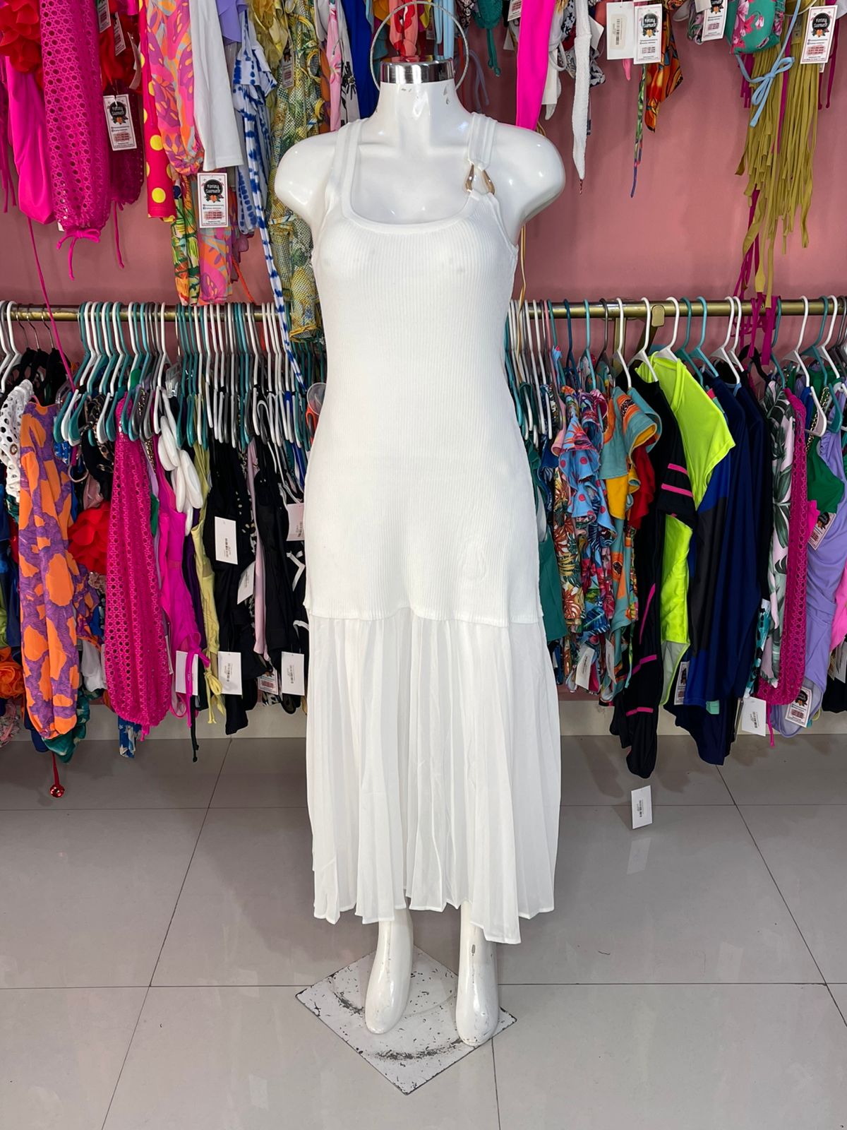 Vestido blanco con argolla