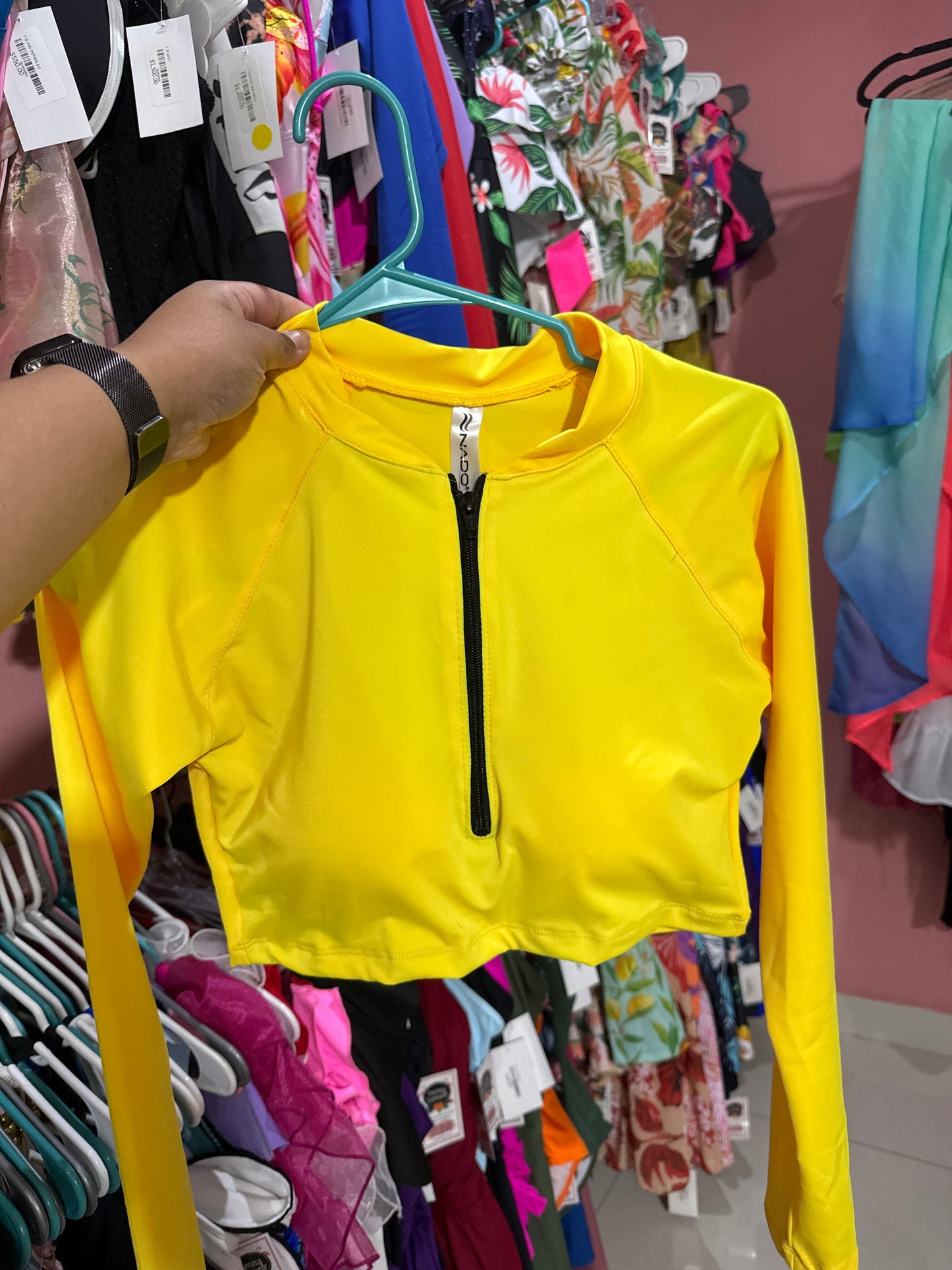 Top Manga Larga Amarillo