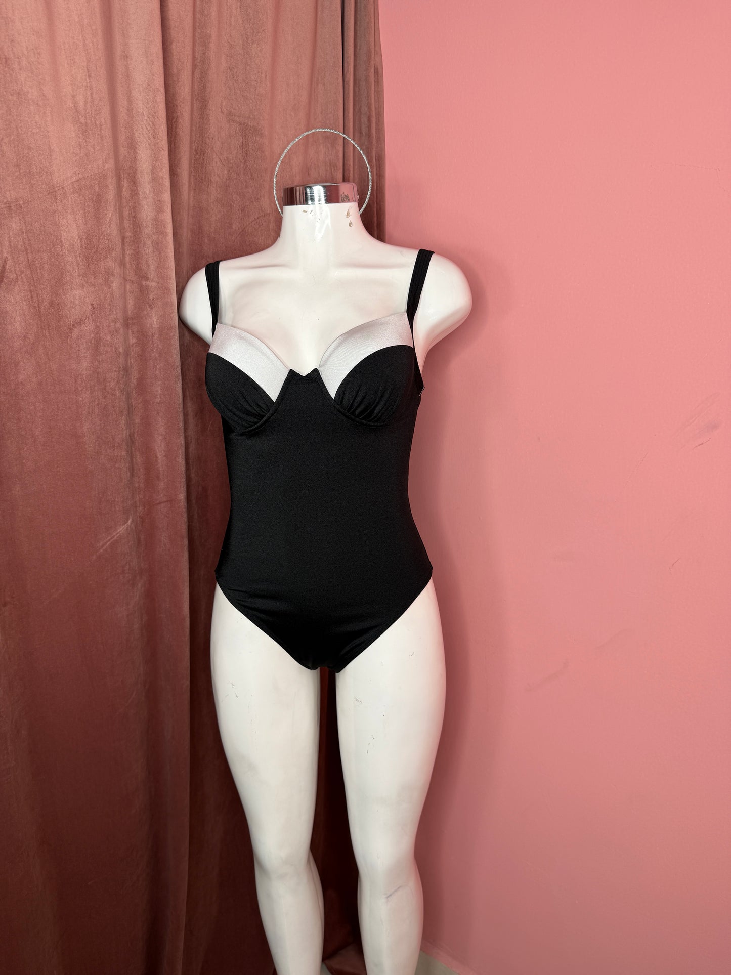Mirna negro control de abdomen