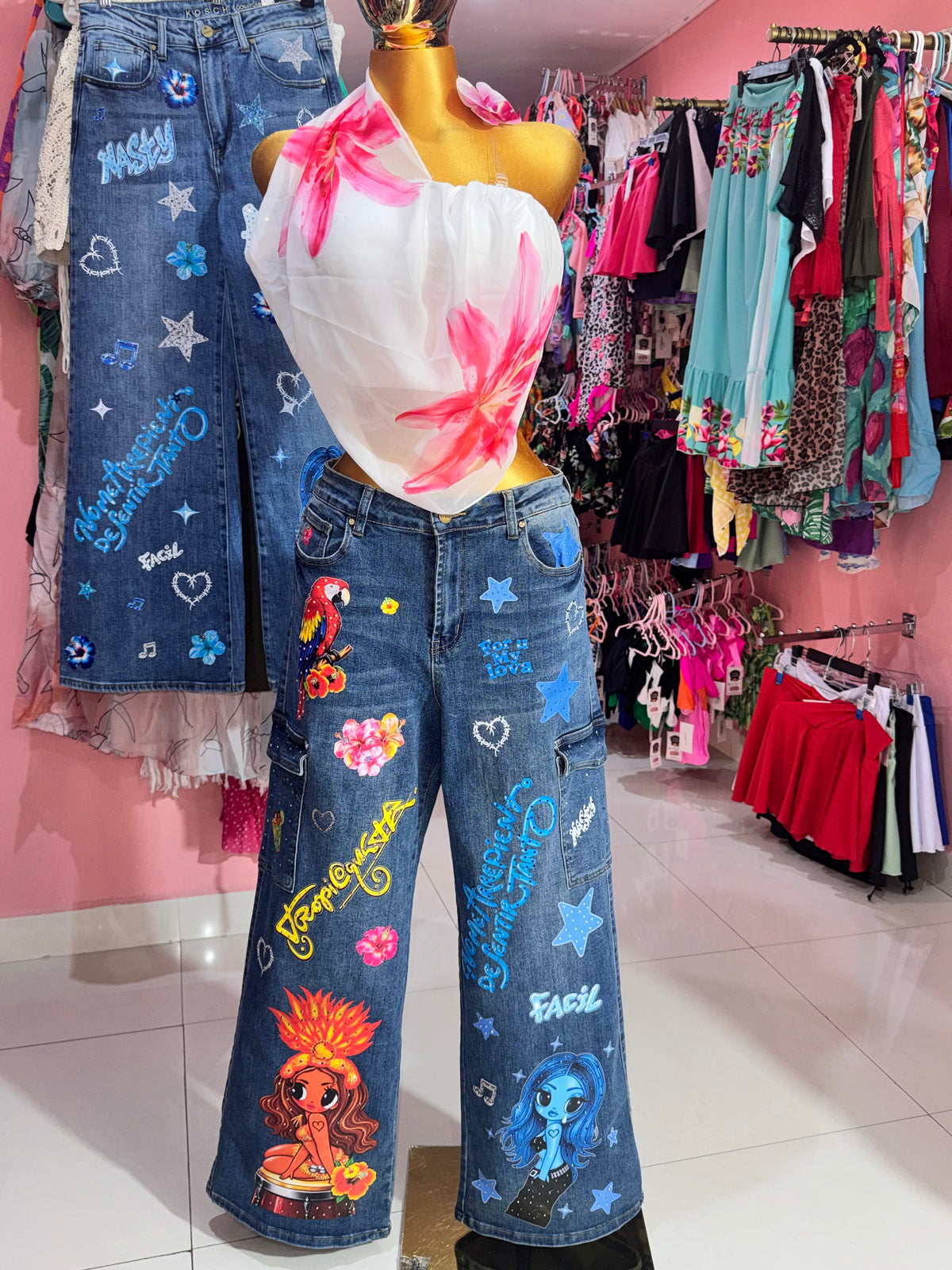 Pantalón estampado Karol G wide leg 2 eras cargo curvy